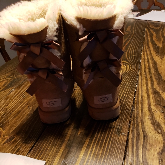 UGG Boots - Picture 3 of 4